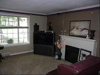 3rd image of 3613 E Congress Ave