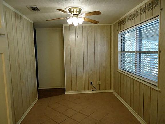 4th image of 3700 Bluebell Dr