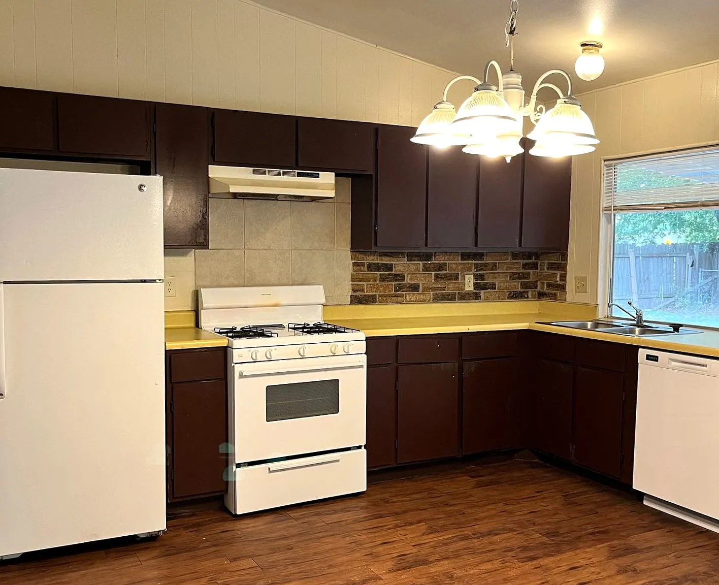 3 bed, 980 sqft, $1,100 — Photo 4