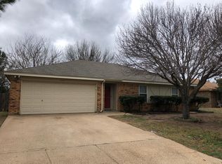 6302 Walnut Springs Dr, Arlington, TX 76001
