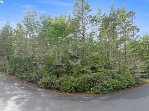 Wood Lake Way, Florence, OR 97439