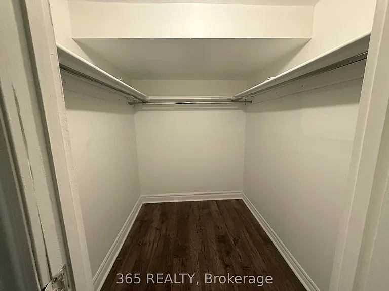 202 Renforth Dr #BASEMENT — Photo 10