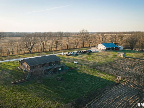 4th image of 896 NE 1300th St