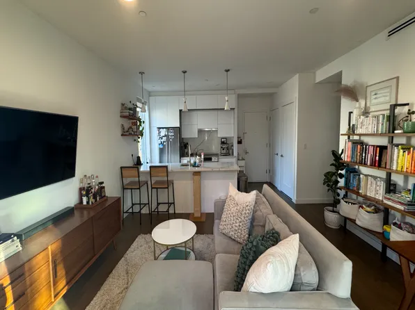 618 Monroe Street image 1 of 32