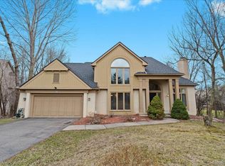 4759 Mirror Lake Dr, West Bloomfield, MI 48323