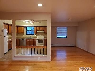 4th image of 562 Carriere St