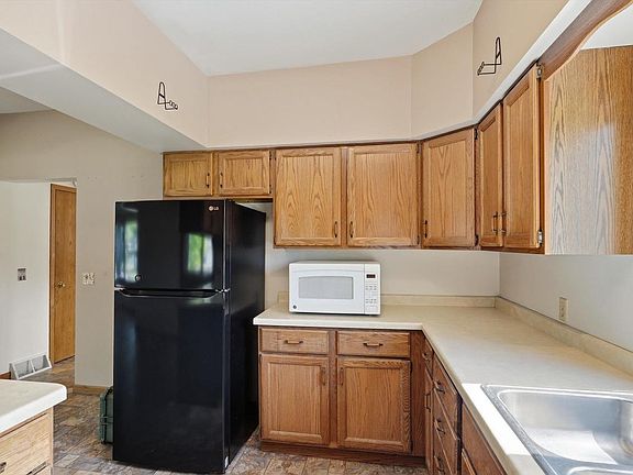 4th image of 1617 E BLODGETT STREET