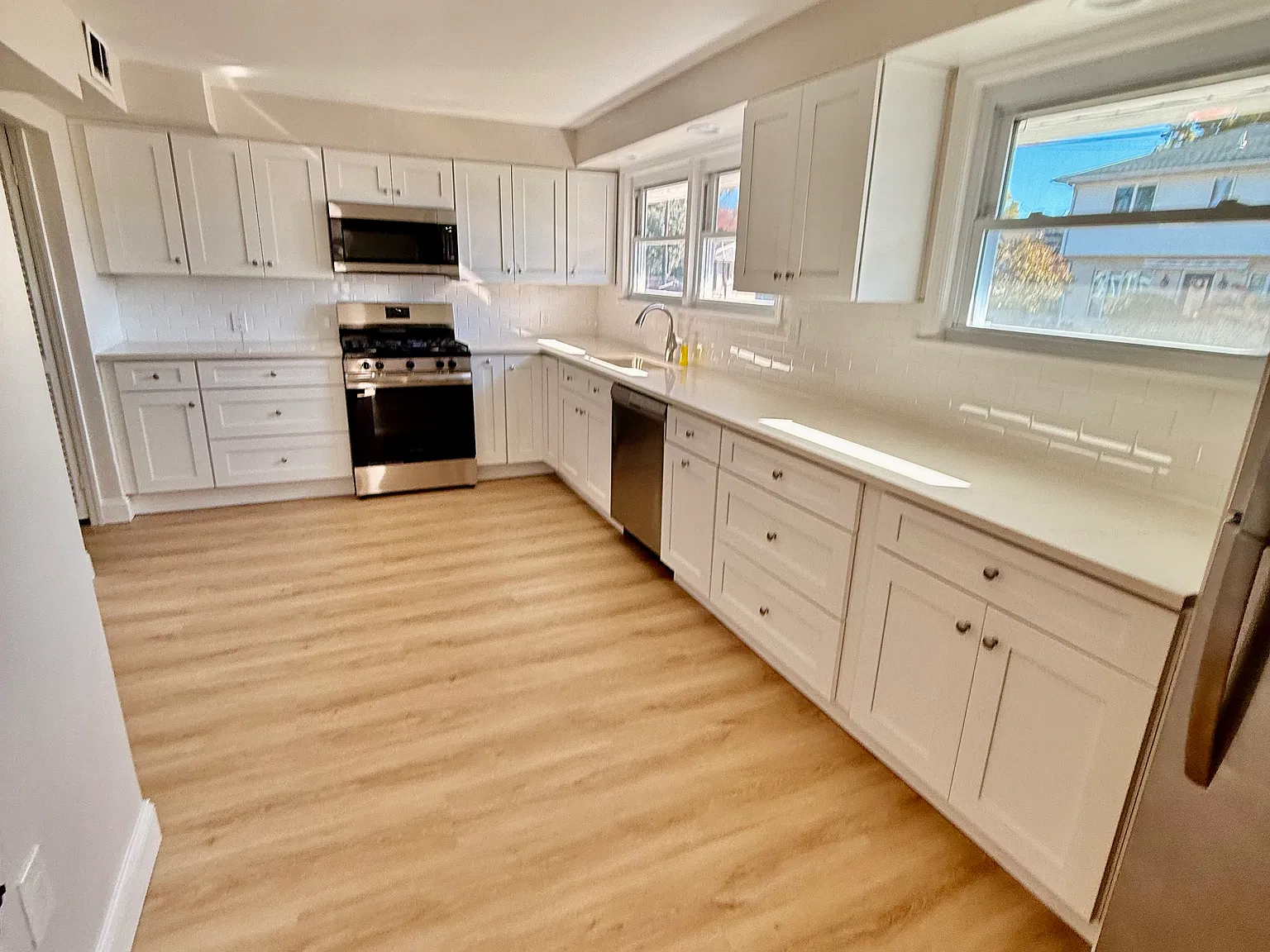2 bed, $3,000 — Photo 3