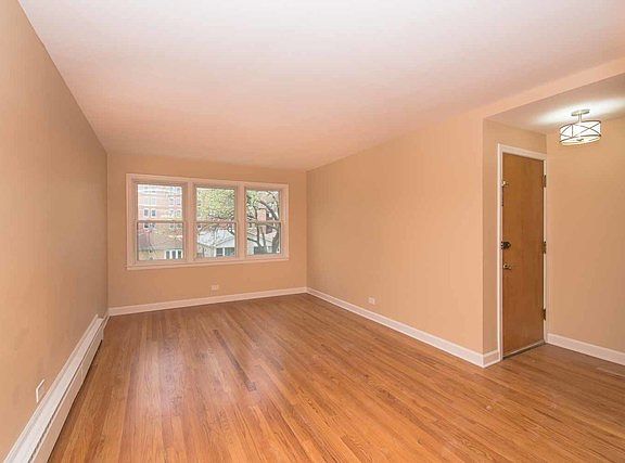 2nd image of 2718 W Farragut Ave APT 2W
