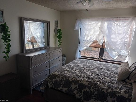 5th image of 147 Windsor Castle Dr APT F