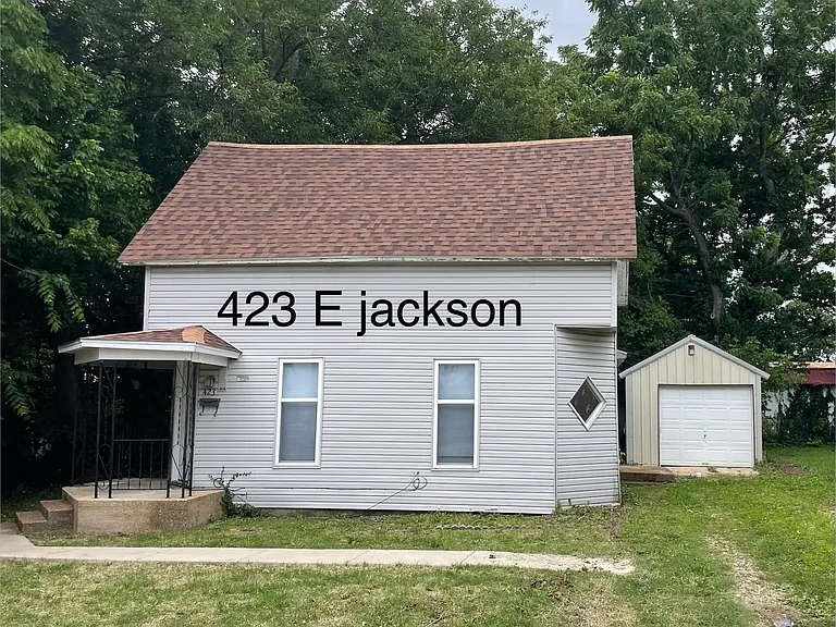 423 E Jackson St — Photo 1
