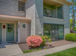2721 Rolling Green Pl, Macungie, PA 18062