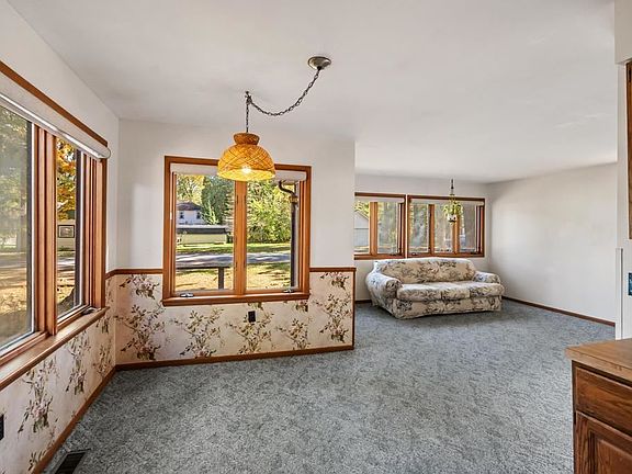 4th image of 3602 Poplar St