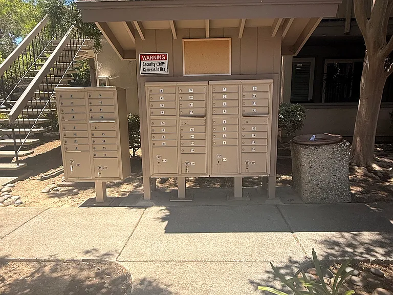 821 W California Ave #F — Photo 9
