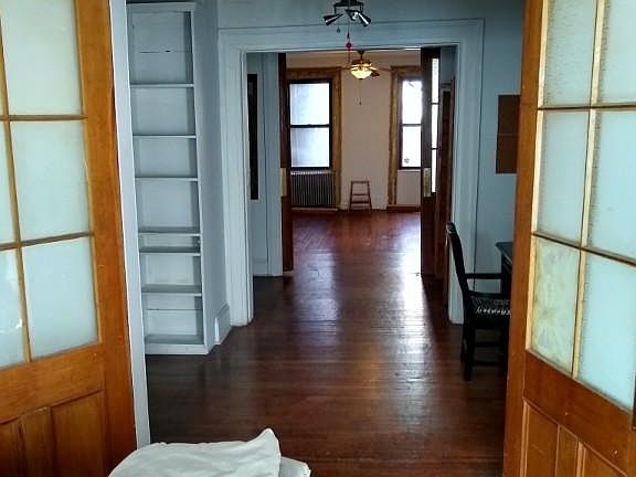 4th image of 143 E 29th St APT 4