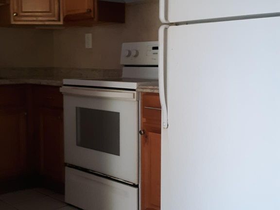 5th image of 1115 NE 5th Ave APT 2