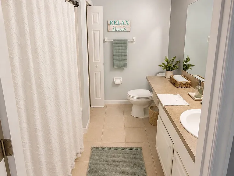 Full Bathroom Master Room 2