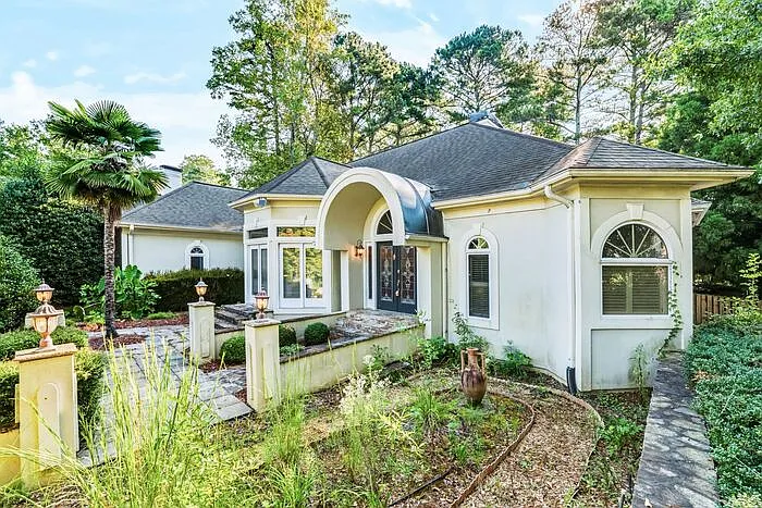 4 bed, 4.0 bath, 3539 sqft, $3,245 — Photo 3