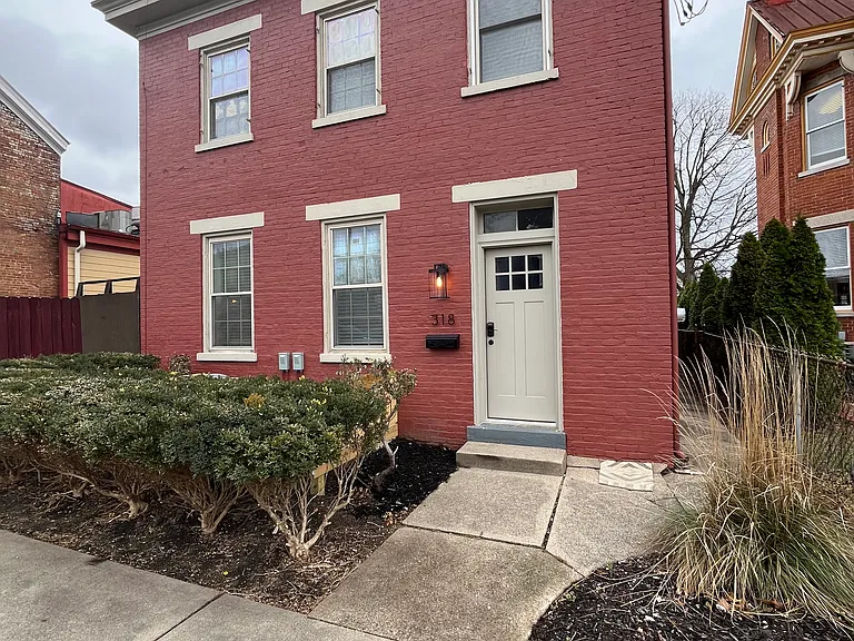 318 Front St — Photo 2