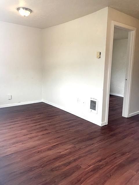 2nd image of 13718 SE Division St APT 7