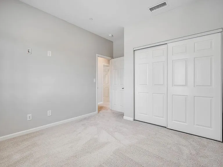 959 13th St — Photo 32