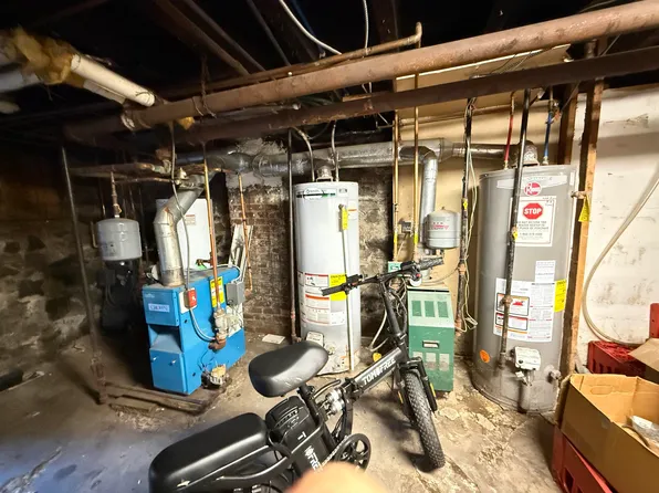 1309 Summit Avenue image 10 of 31