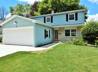 239 Harding Ave, Libertyville, IL 60048