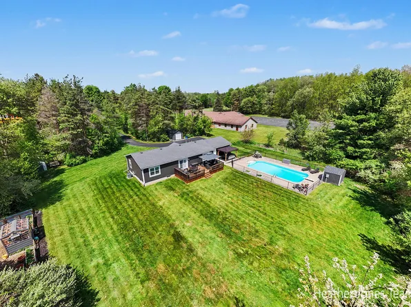 9887 Baker Rd, Greenville, MI 48838