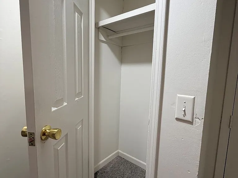 442 Stanley Ave — Photo 12
