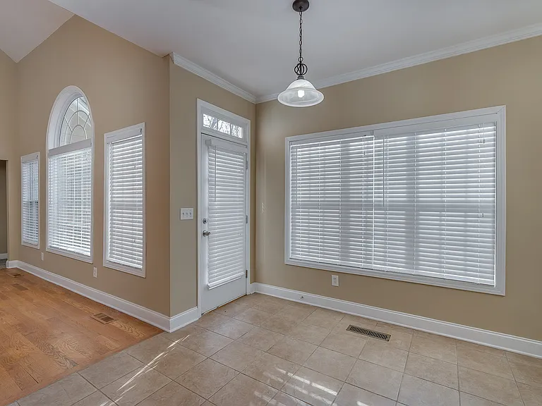 8675 Copperridge Dr — Photo 10