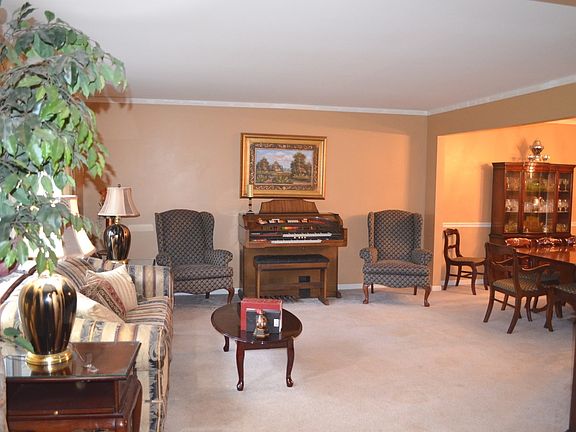 3rd image of 1319 Cassie Dr