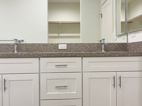 5th image of 4304 Sun Orchard Dr