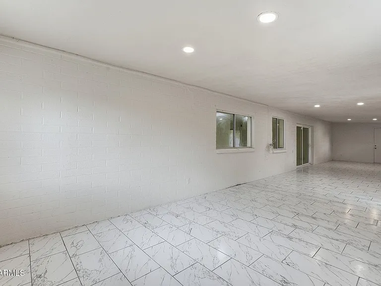 4731 W Paradise Ln — Photo 12