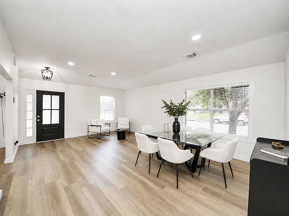 4th image of 3230 Legends Creek Dr
