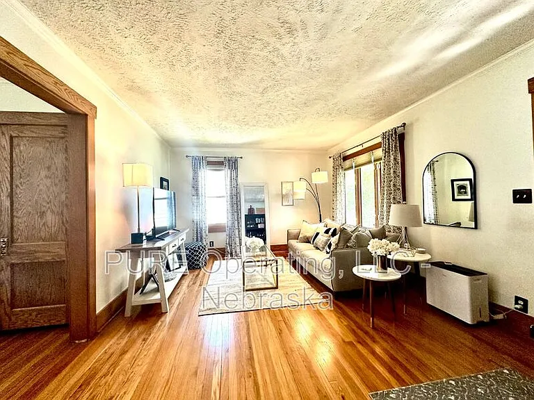 5724 Rees St — Photo 17