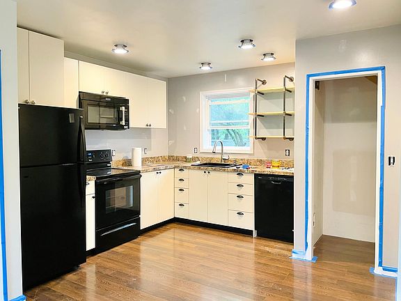 4th image of 4 Carle Ave
