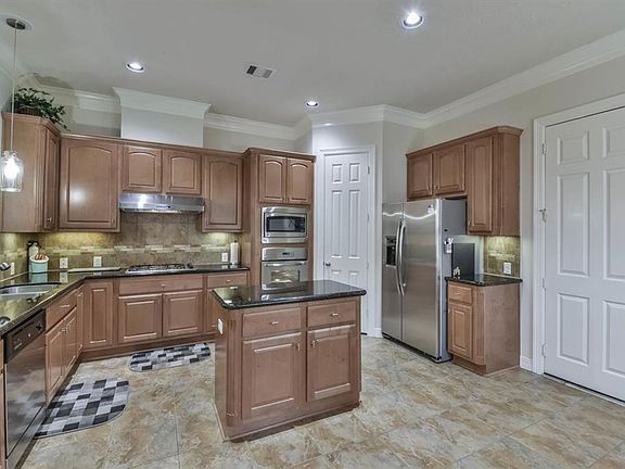 4th image of 11603 Royal Oaks Trce