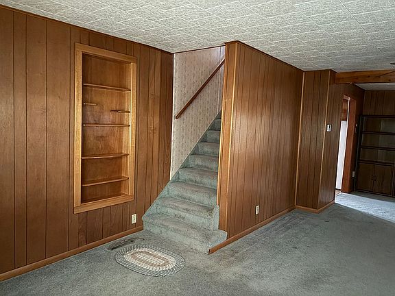 2nd image of 103 W 3rd Ave