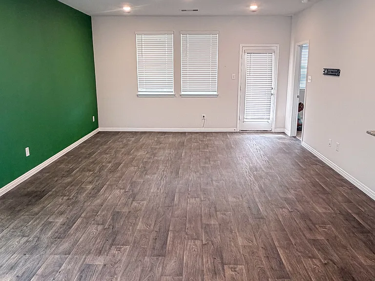 151 Lbj Ln — Photo 11