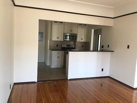 2nd image of 137 Hermosa Ave