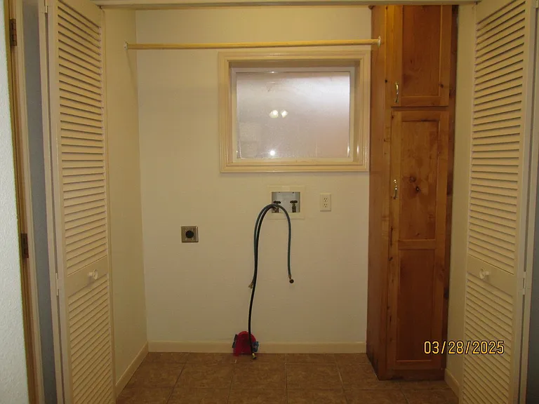 2601 W 5th St — Photo 6