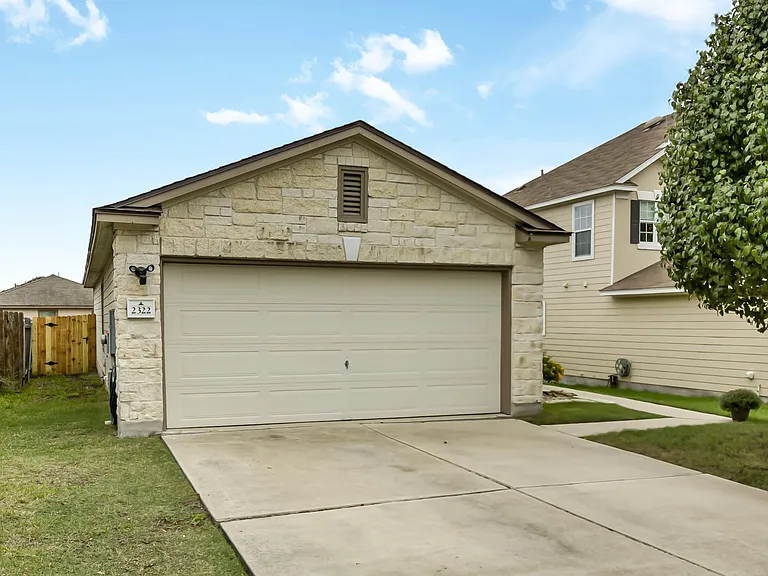 2322 Kuykendall Dr — Photo 2