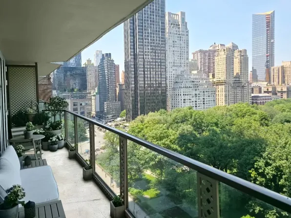 210 Central Park South 17D image 2 of 22