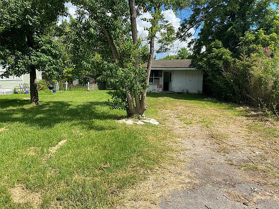 3rd image of 118 Bay Oaks Dr