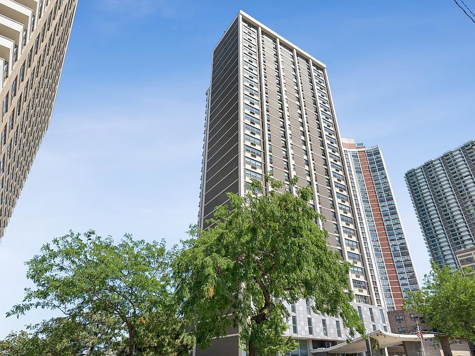 1st image of 6147 N Sheridan Rd APT 11A