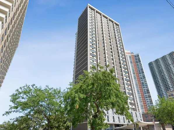 6147 N Sheridan Rd APT 11A, Chicago, IL 60660