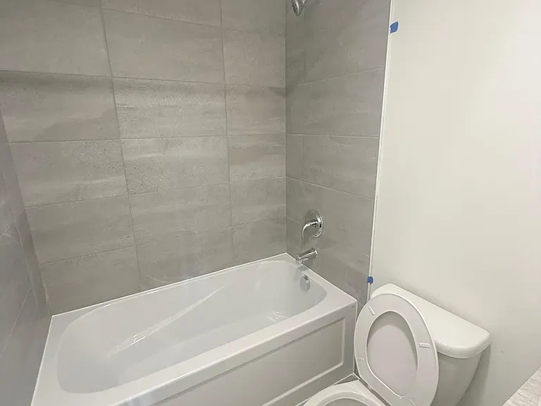 16 Melbourne Ave #309B — Photo 7