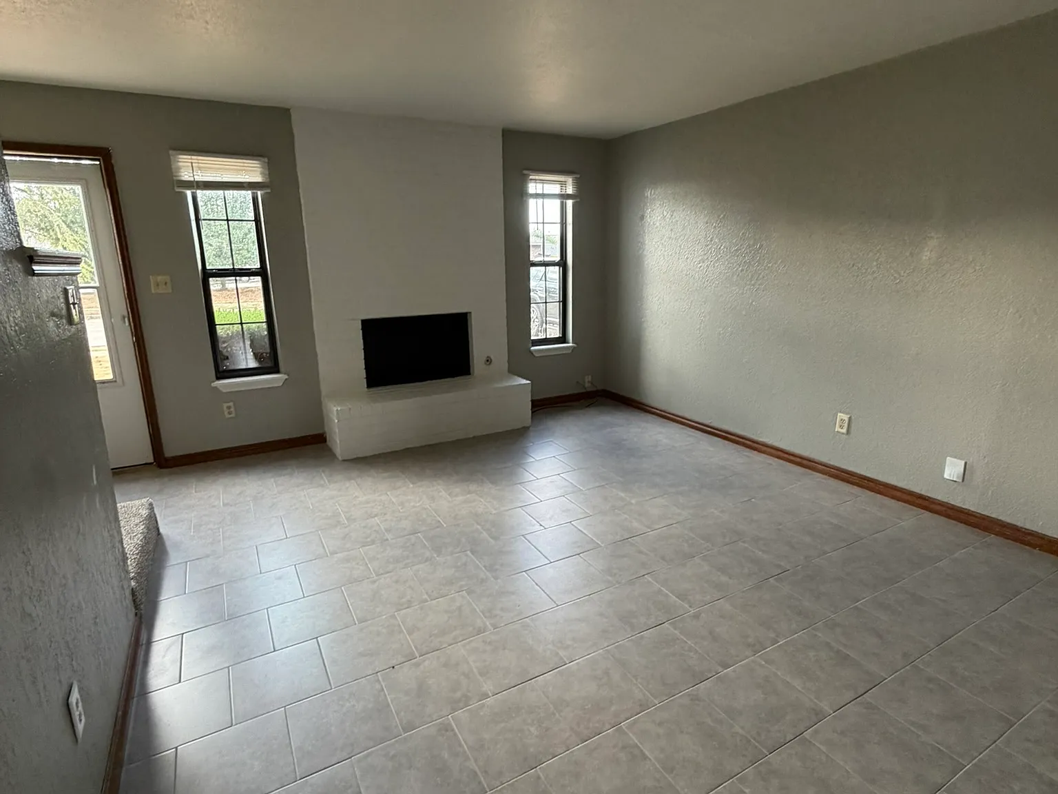 2 bed, 1.5 bath, 1088 sqft, $975 — Photo 3