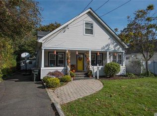 65 Roosevelt Ave, Sayville, NY 11782