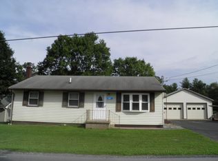 69 Beagle Rd, Mill Hall, PA 17751